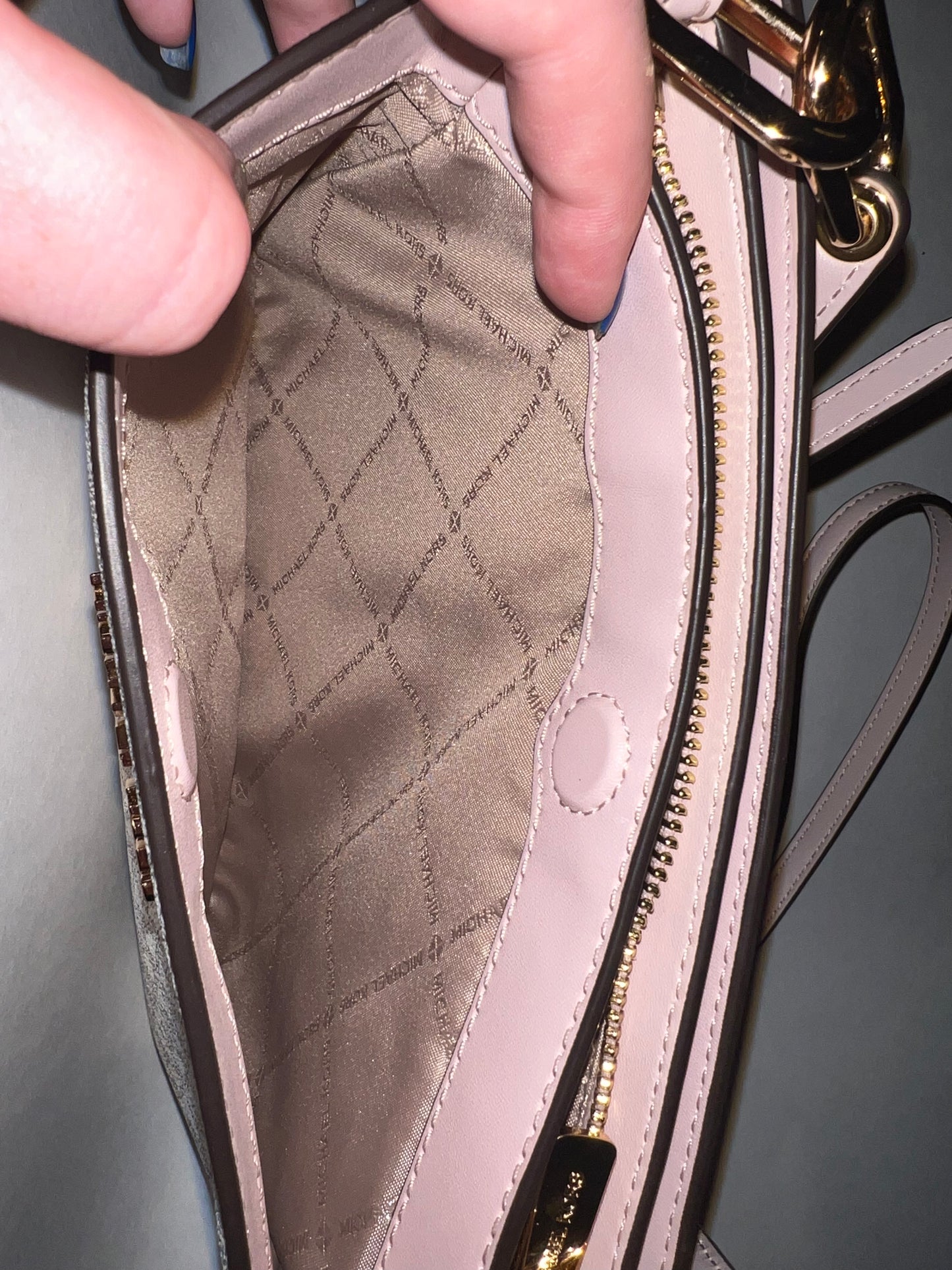 MK - Medium Crossbody