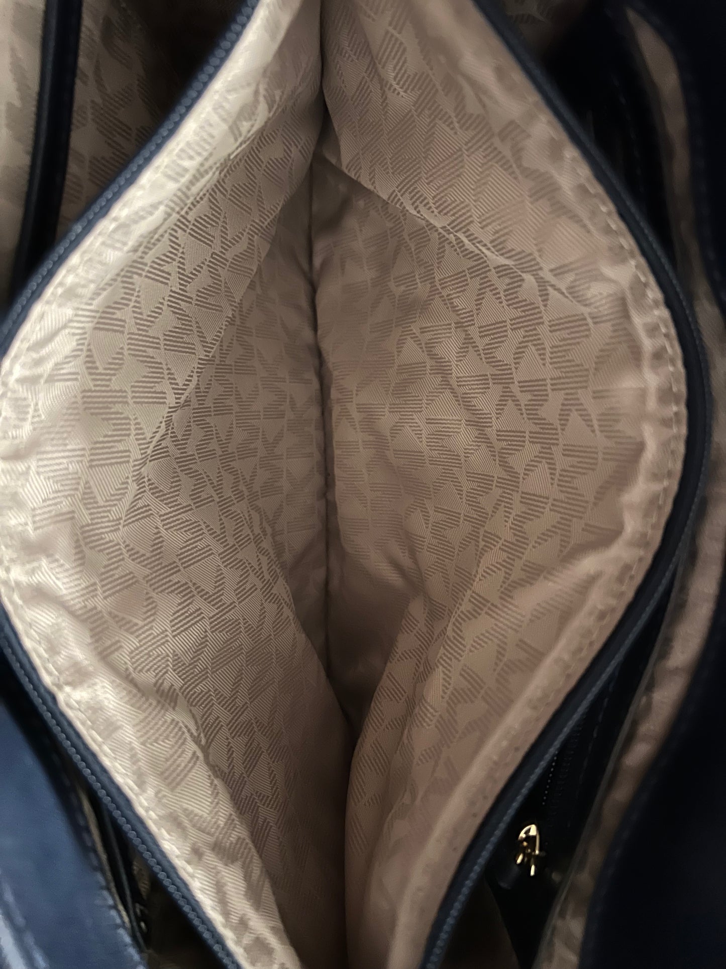 MK - Medium Jet Set Tote