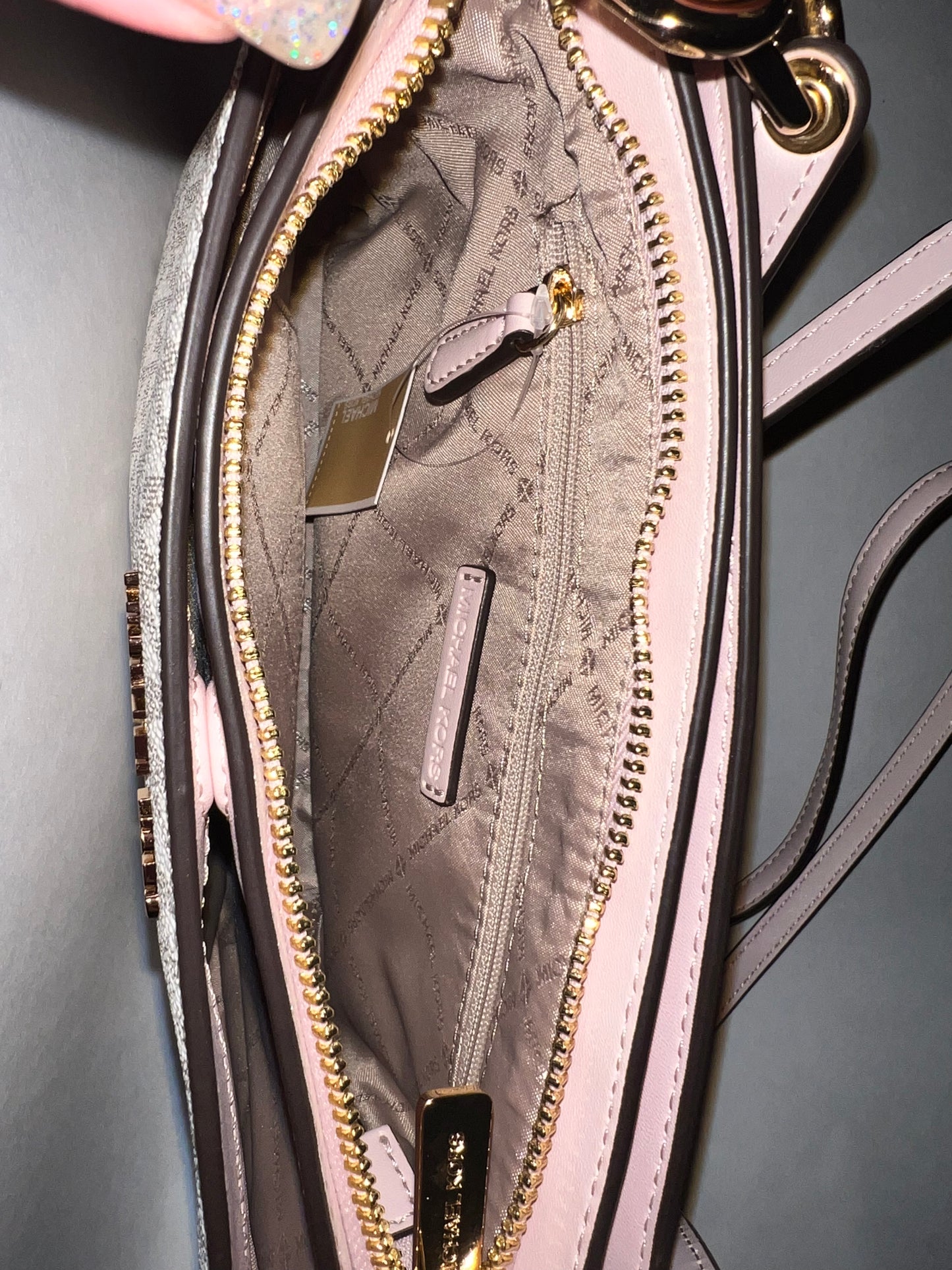 MK - Medium Crossbody