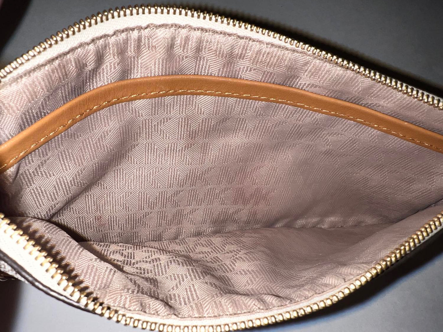 MK - Wristlet