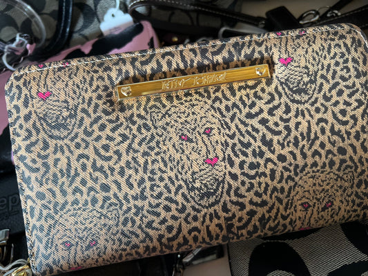 Betsy Johnson - Wallet / Wristlet